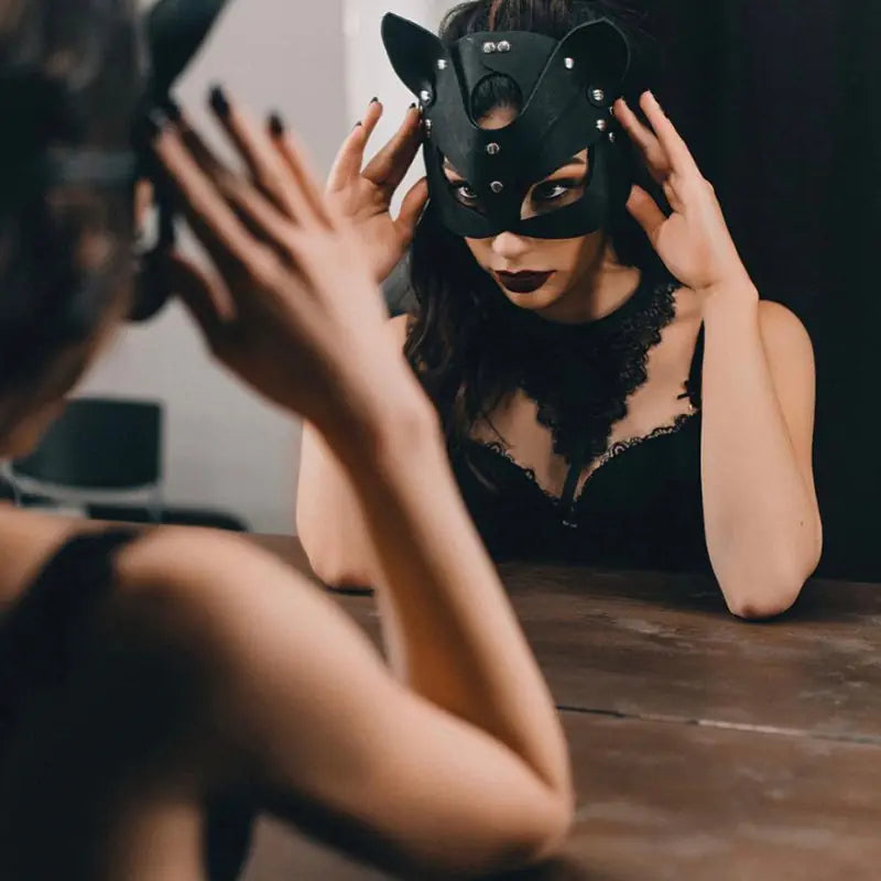 Ladies Sexy Fox Eye Leather Mask