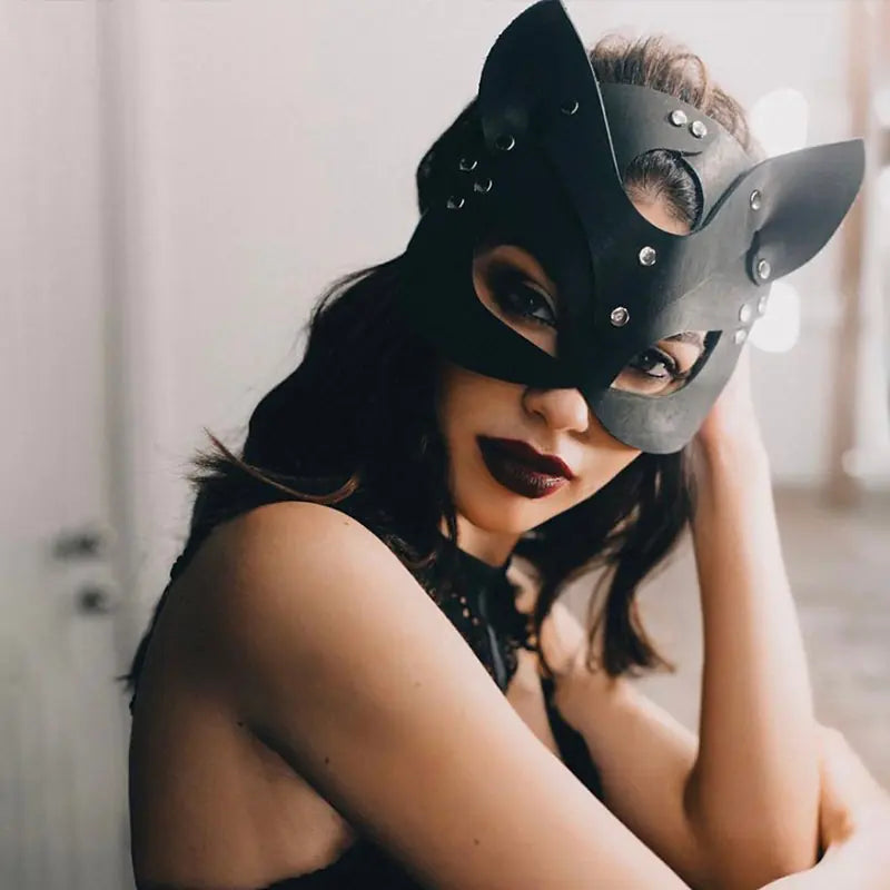 Ladies Sexy Fox Eye Leather Mask